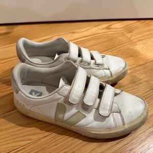 Veja womens Cream Sneakers with Velcro Straps - size 10